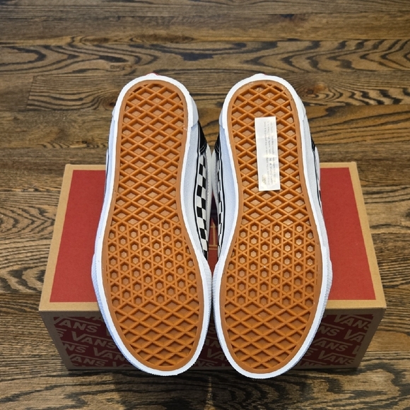 Vans Knu Skool Checkerboard Skate Shoe - Black / White - Picture 6 of 8